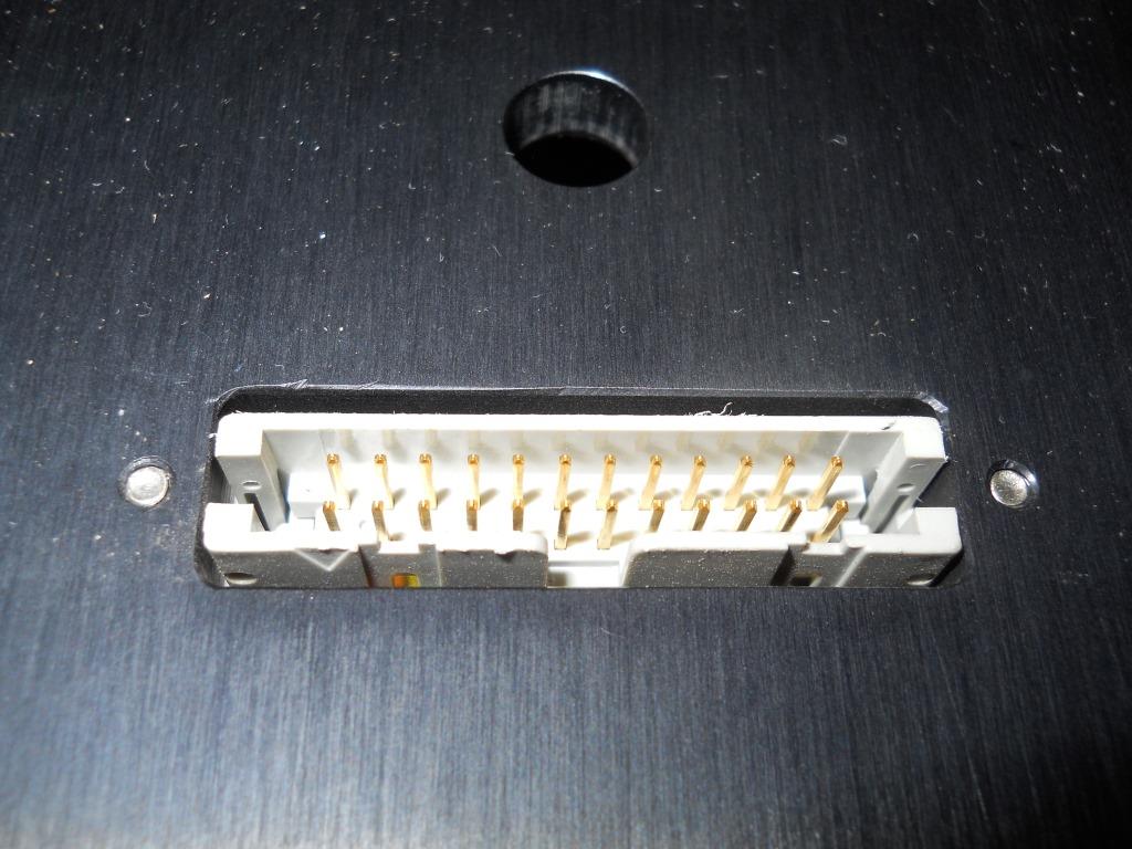 B21 24 pin connector